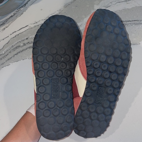 Brooks Women’s sneakers - Picture 3 of 3